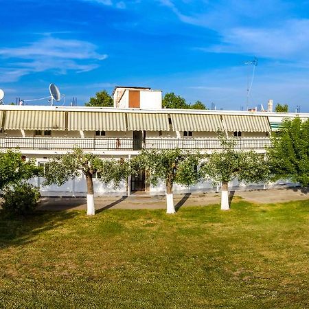 Michalos Apartments Paralía Skotínis Bagian luar foto