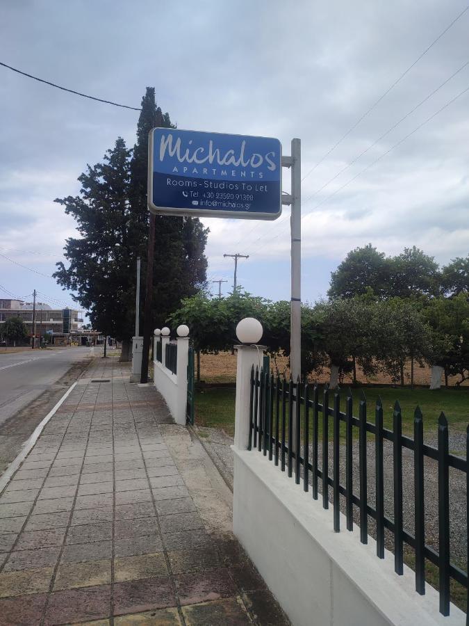 Michalos Apartments Paralía Skotínis Bagian luar foto