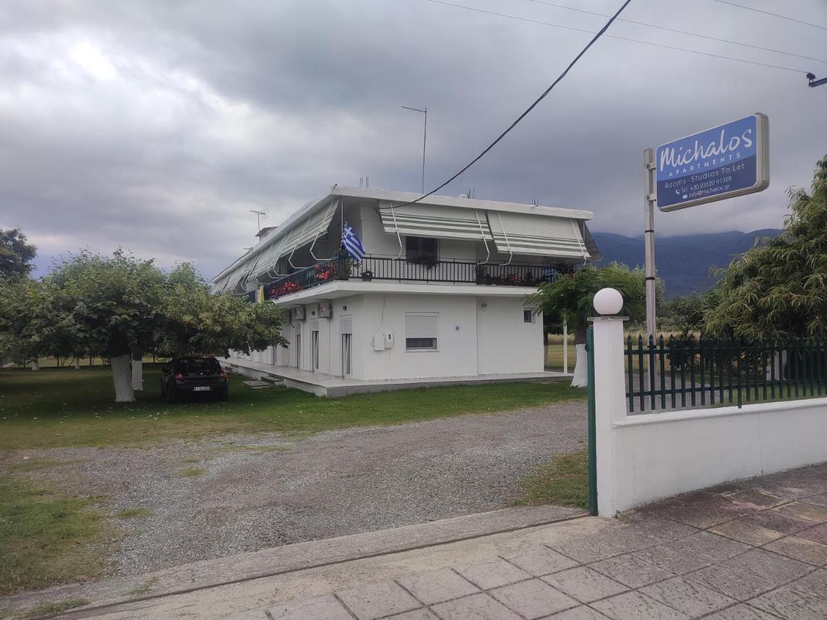 Michalos Apartments Paralía Skotínis Bagian luar foto
