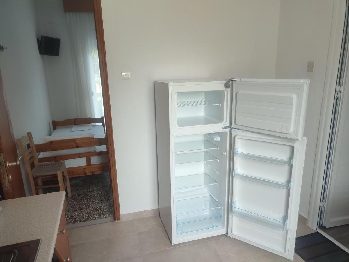 Michalos Apartments Paralía Skotínis Bagian luar foto