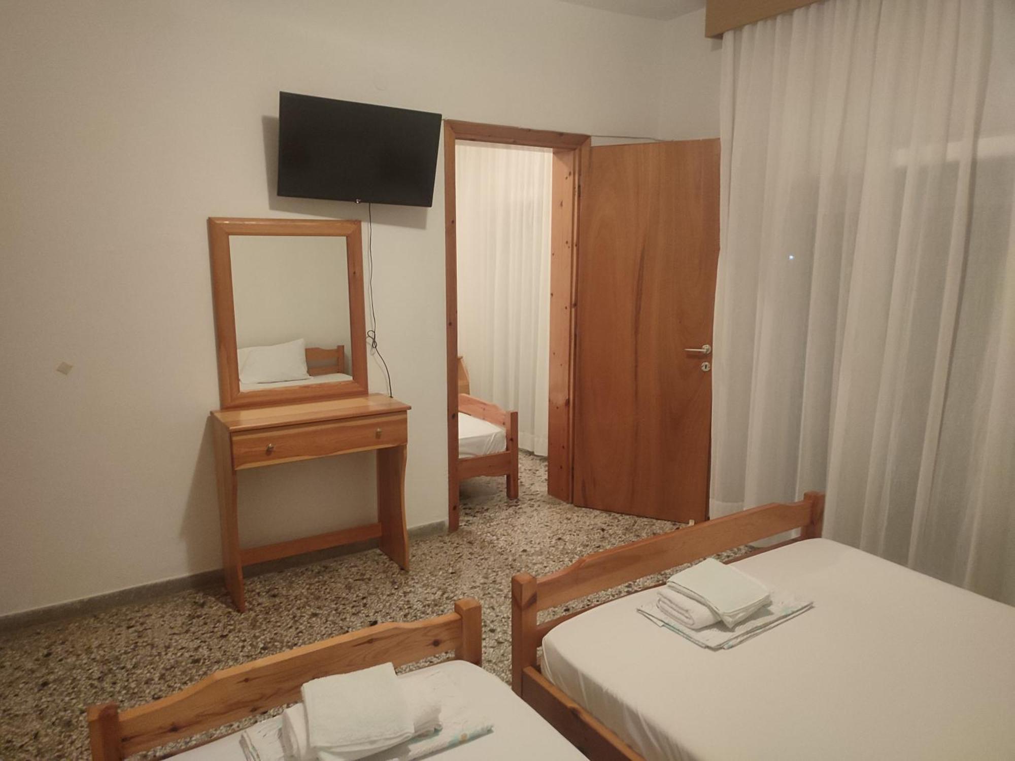 Michalos Apartments Paralía Skotínis Bagian luar foto