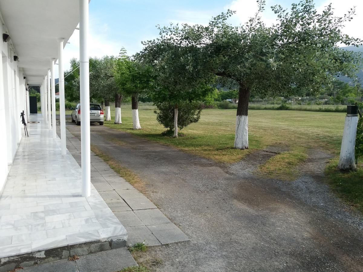 Michalos Apartments Paralía Skotínis Bagian luar foto