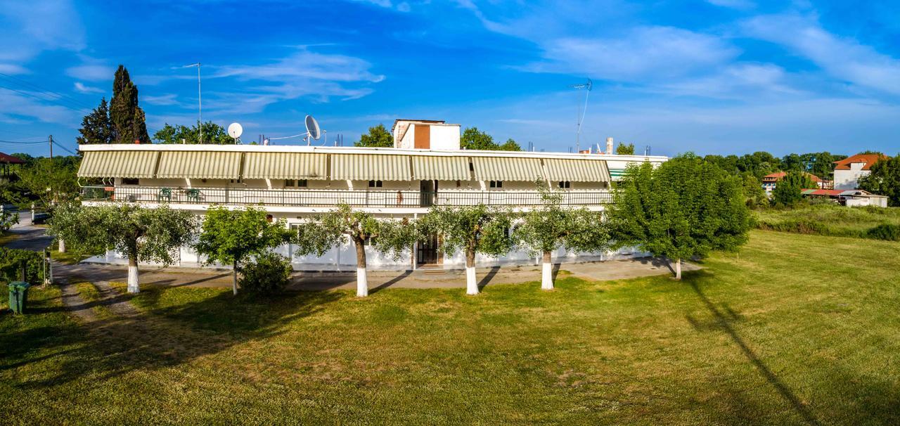 Michalos Apartments Paralía Skotínis Bagian luar foto